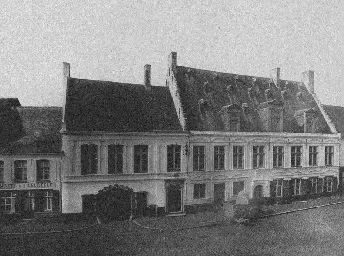 Cassel - Hotel de ville facade avant